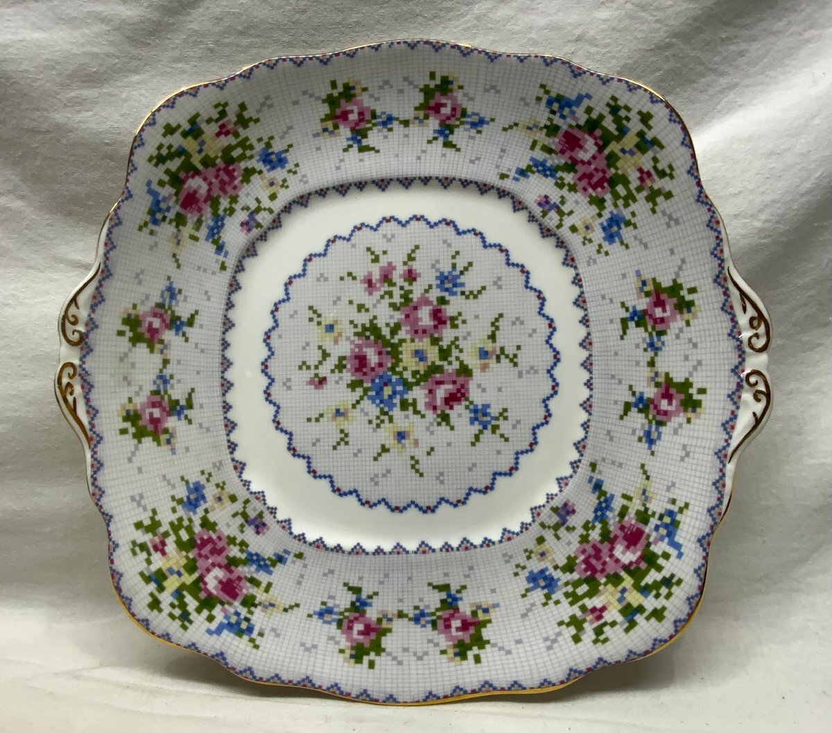 【店頭買取保管品】ROYAL ALBERT Bone China ENGLAND Petite Point ロイヤルアルバート プチポワン スクエアプレート 23.5cm 1枚拍卖