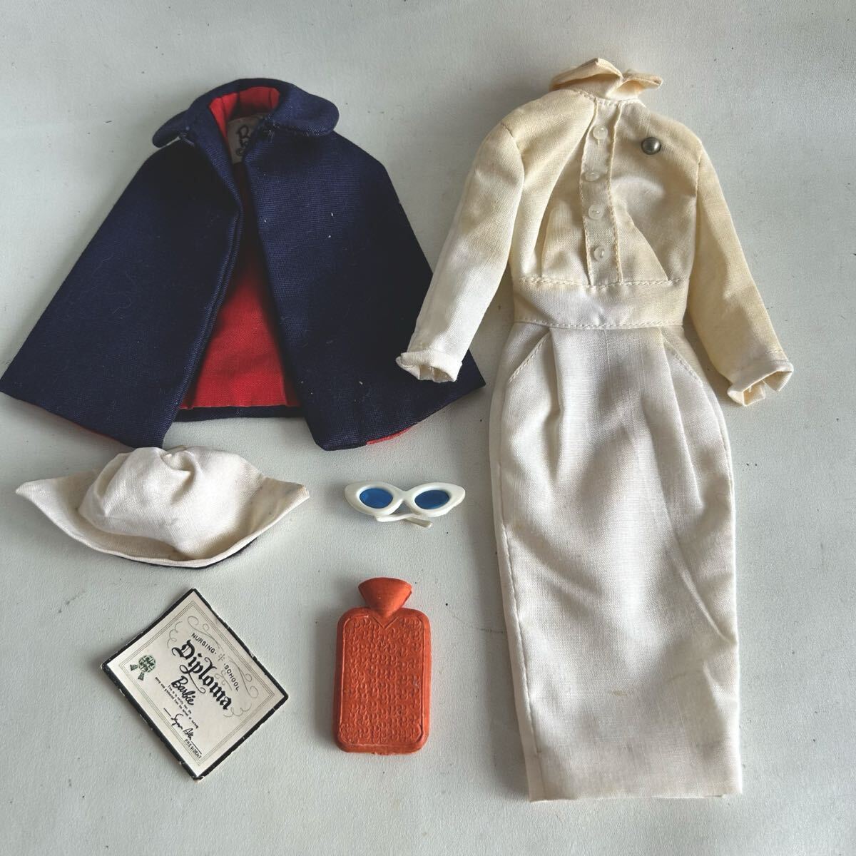 バービー・ナース・ユニフォームセット フリーレンの冬服セット拍卖