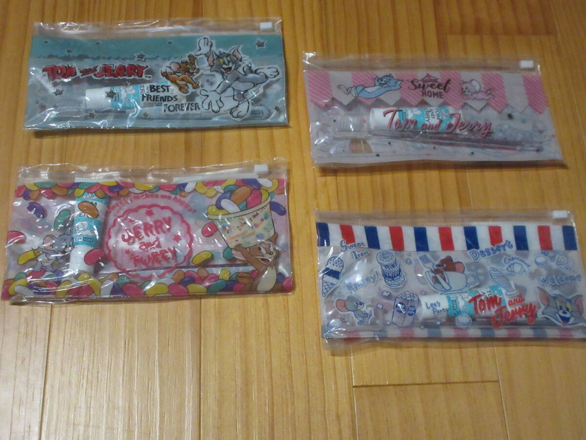 トムとジェリー ポーチ付き ハミガキセット 歯ブラシ 大人用 キャップ付 歯磨き粉 選択可 セット可 旅行 お泊りグッズ◆新品未開封拍卖