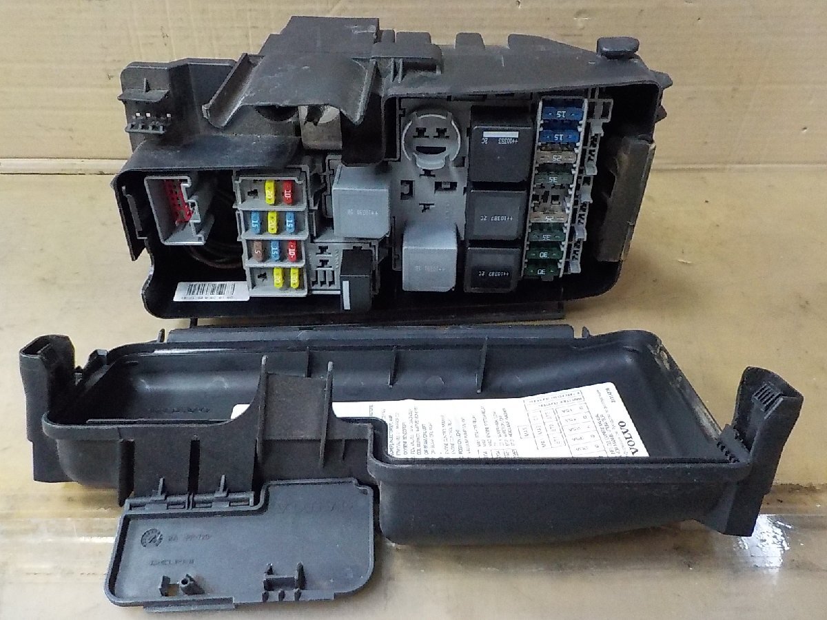 ★ボルボXC90 CB6324AW 後期 ヒューズボックス エンジンルーム 純正【送料込み】拍卖