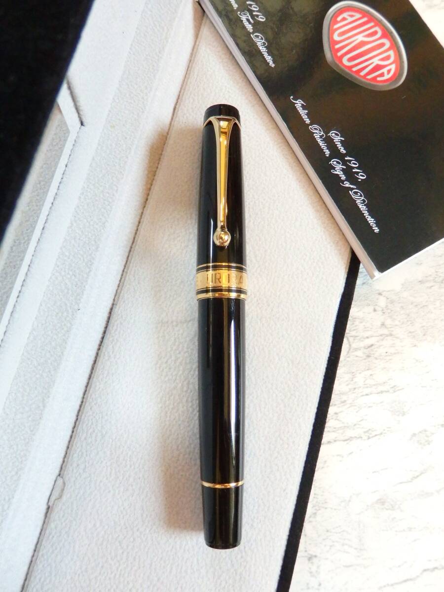 ◆【ほぼ未使用】【送料410円】アウロラ オプティマ ブラックGT万年筆 ペン先:14Kソリッドゴールド M拍卖