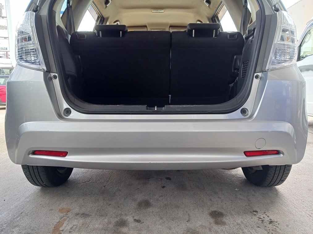 『psi』 ホンダ GP1 フィット ハイブリッド リアバンパー NH700M シルバー H22年式拍卖