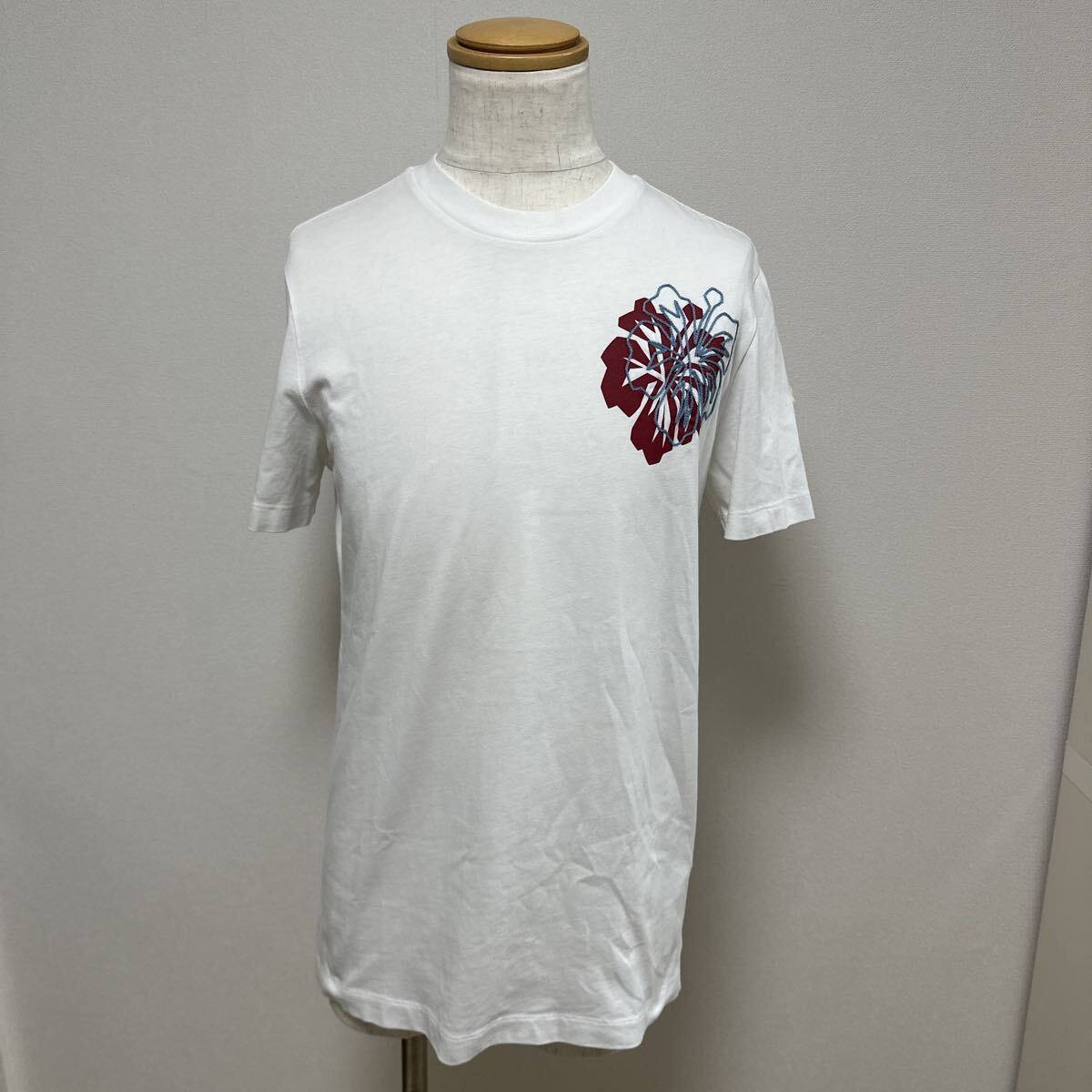 【美品】MONCLER モンクレール 花柄 ワッペン Tシャツ size S ホワイト メンズ拍卖