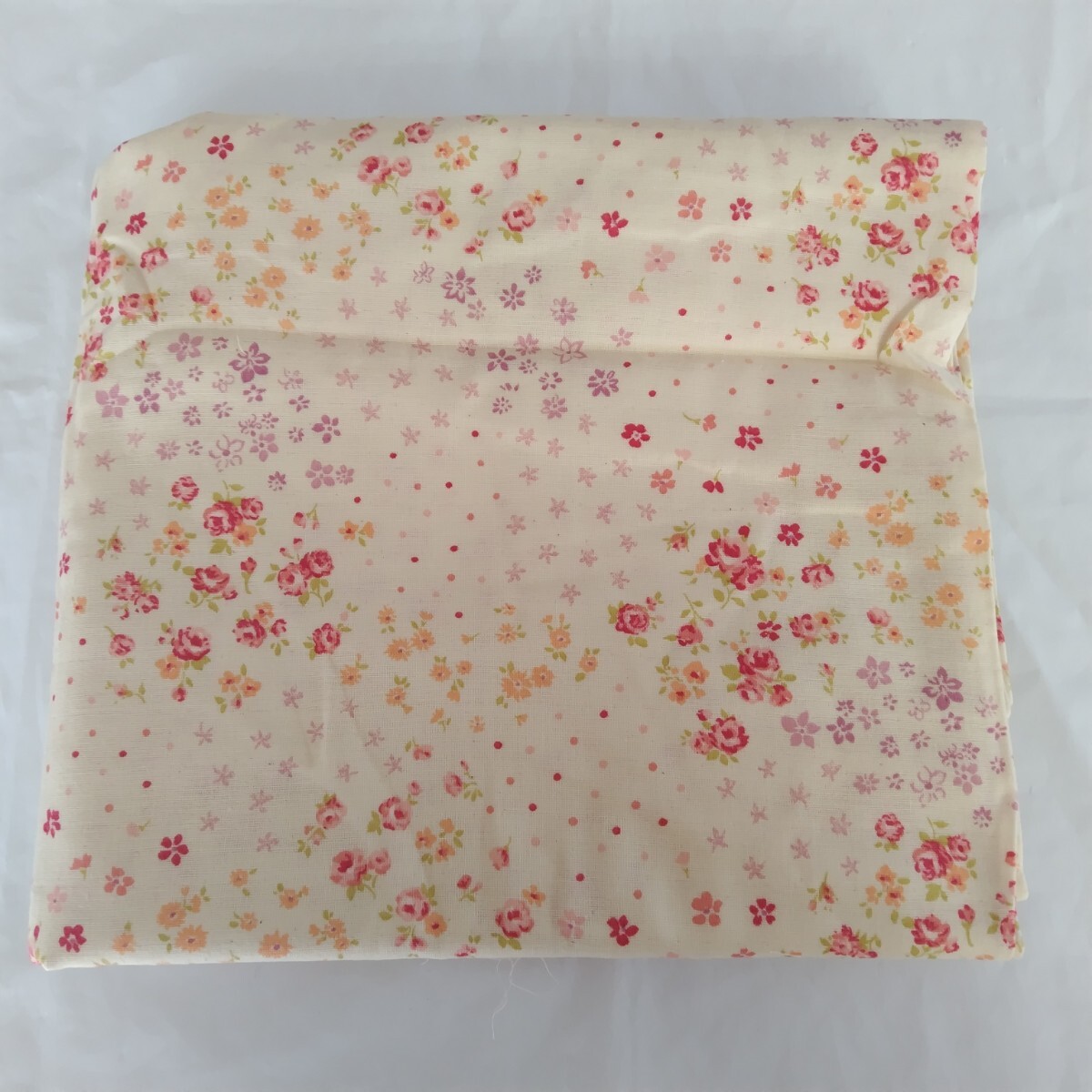 はぎれ ダブルガーゼ生地 花柄 赤系 108×100拍卖