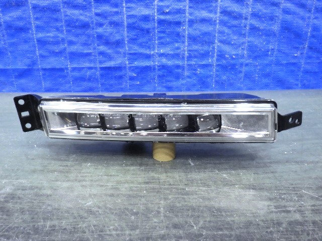 K634 アコード ハイブリッド CR7 後期 右フォグ LED W2885F 美品拍卖