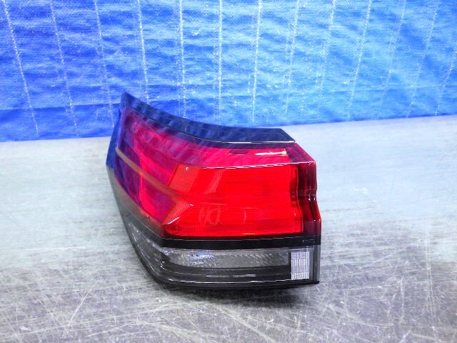 K834 ノート E13 左テール D268 26555-6XK0A S 美品拍卖