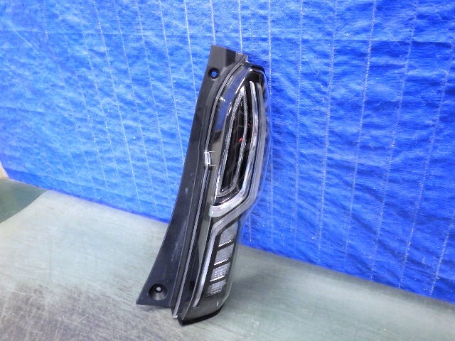 K1202 N-BOXカスタム JF3 JF4 右テール LED D186 33500-TTA-J015-M1 C N BOX カスタム 美品拍卖