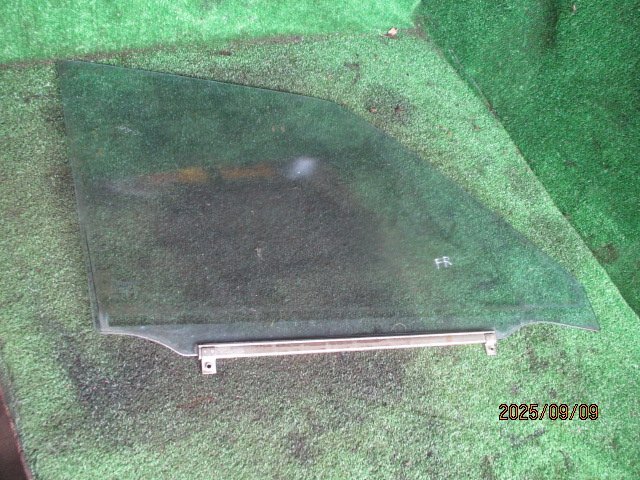 (0420)TE71 カローラ フロント右側ドアガラス ウィンドウ拍卖