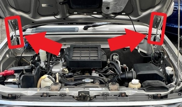 新品未使用 純正 三菱 ミツビシ パジェロミニ H53 H58 ターボ 1998-2012 フード ボンネット ヒンジ 左右セット フロント 金具 B0737-1拍卖