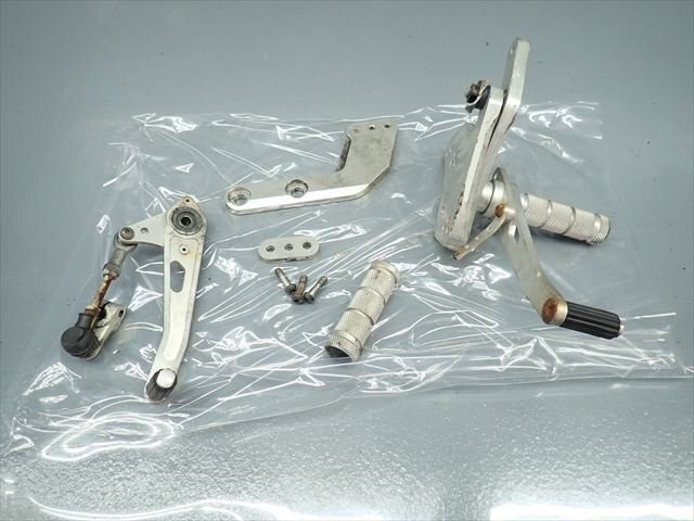 β250905-1 ヤマハ V-MAX1200 VMAX 2LT 北米仕様 (H10年式) 社外 バックステップ メイン ペダル 左右 曲り無し!傷、破損有り!拍卖