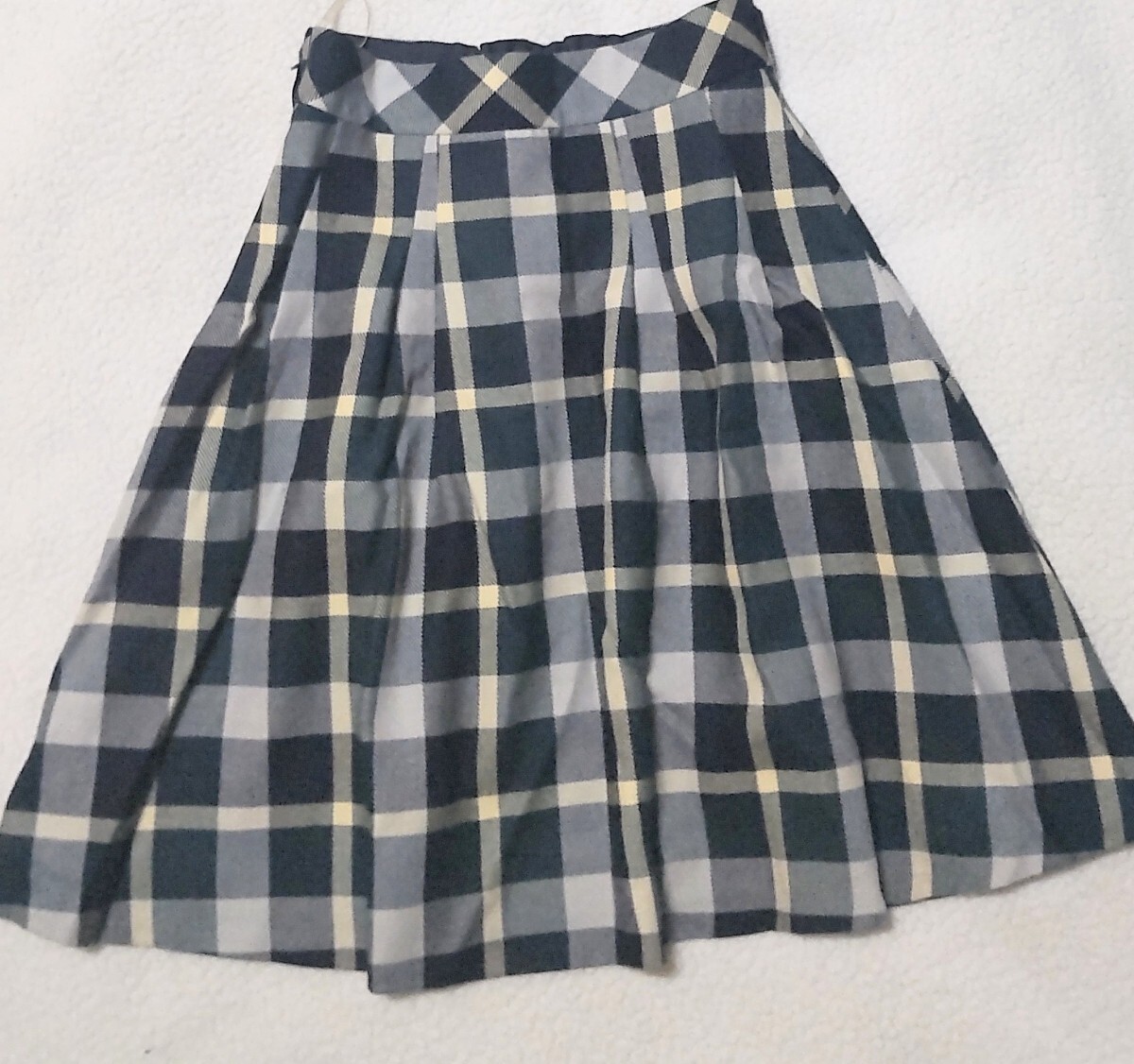 送料無料★ブルーレーベルクレストブリッジ★ウール フレアースカート★38M★チェック 膝丈スカート★秋冬用ミモレ丈スカート拍卖