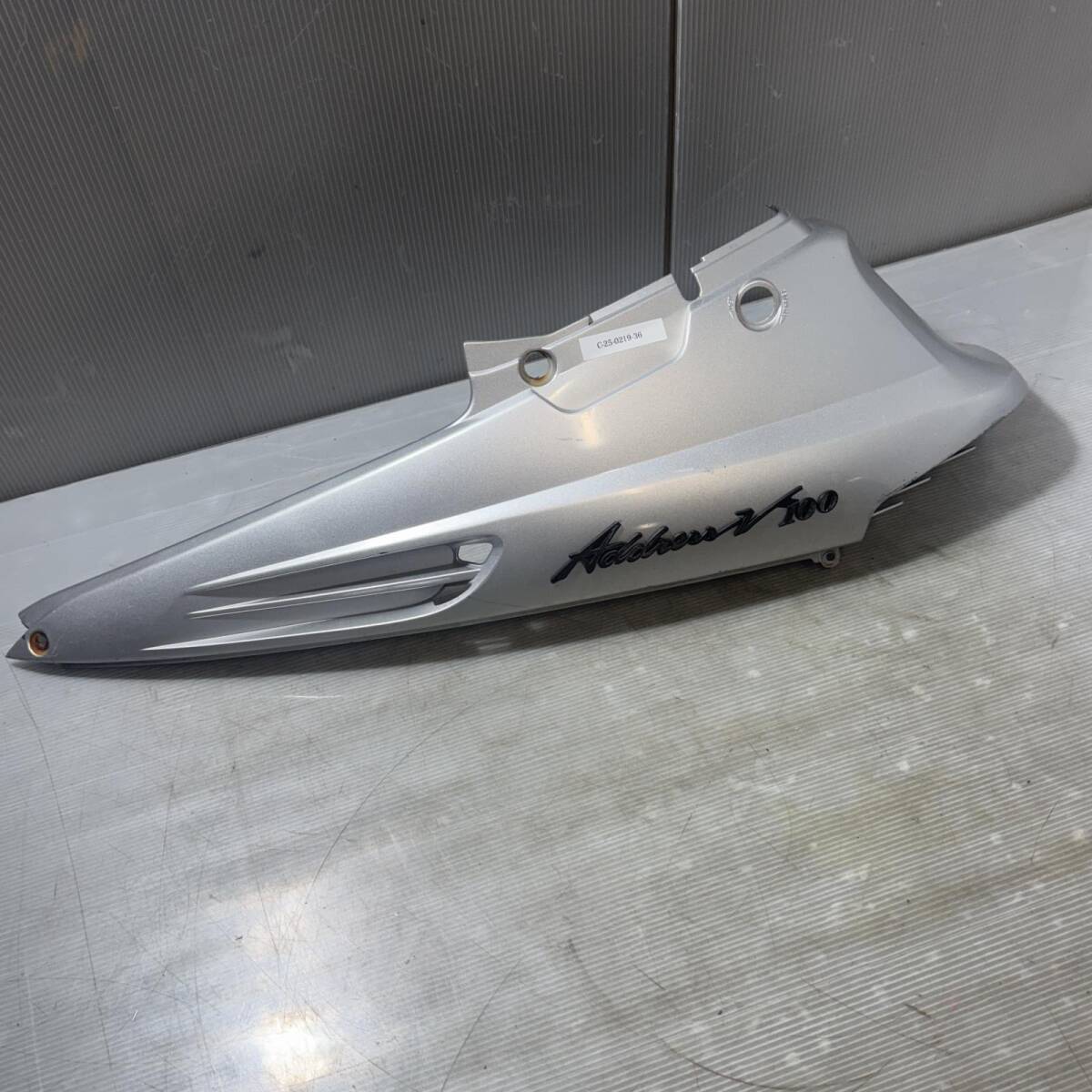 SUZUKI アドレスV100 CE11A サイドカバー左 ADDRESS スズキ拍卖