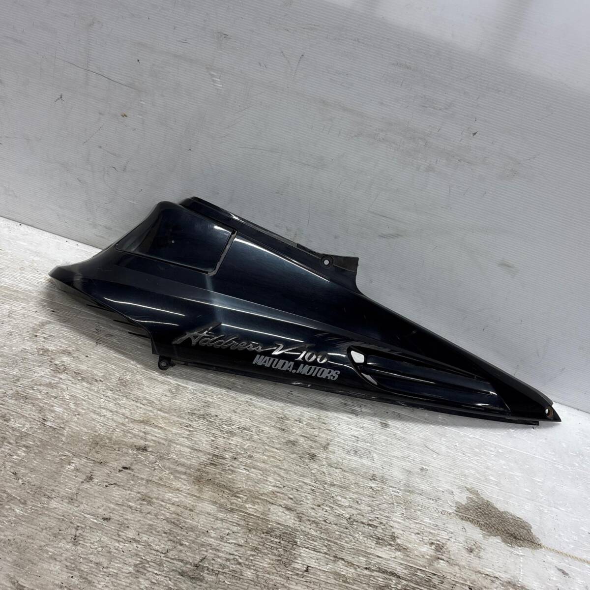 SUZUKI アドレスV100 CE11A ボディーカバー 右 スズキ拍卖