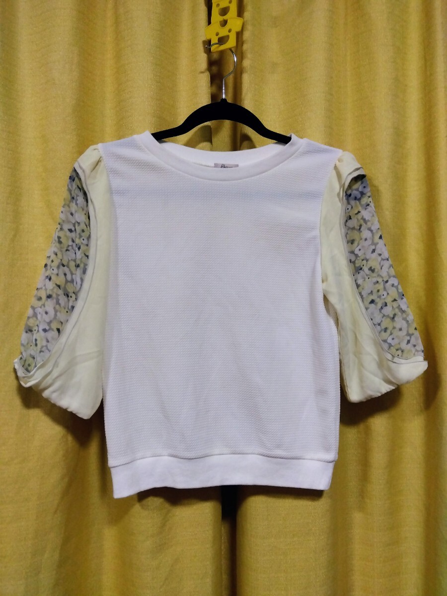 【新品※タグ無し】flower、七分袖、カットソー、白淡い黄色花柄、フリーサイズトップス、袖は少し透け感あり可愛い(*^_^*).。.:*拍卖