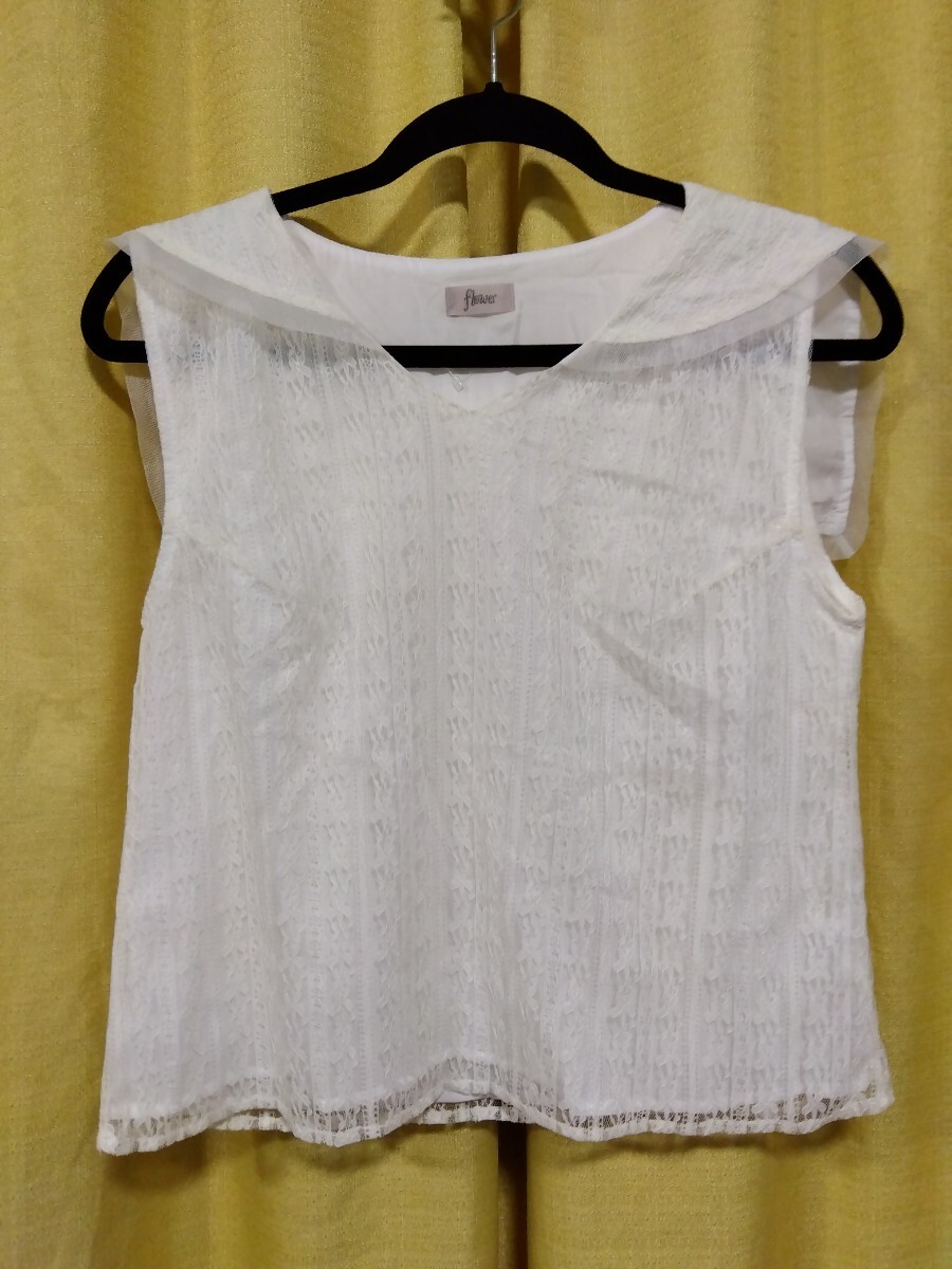 【未使用品】※ファミリーセール購入、flowerのタンクトップ・レース、白、セーラー服のような襟が可愛い、フリーサイズ、清楚(*^o^*)b拍卖