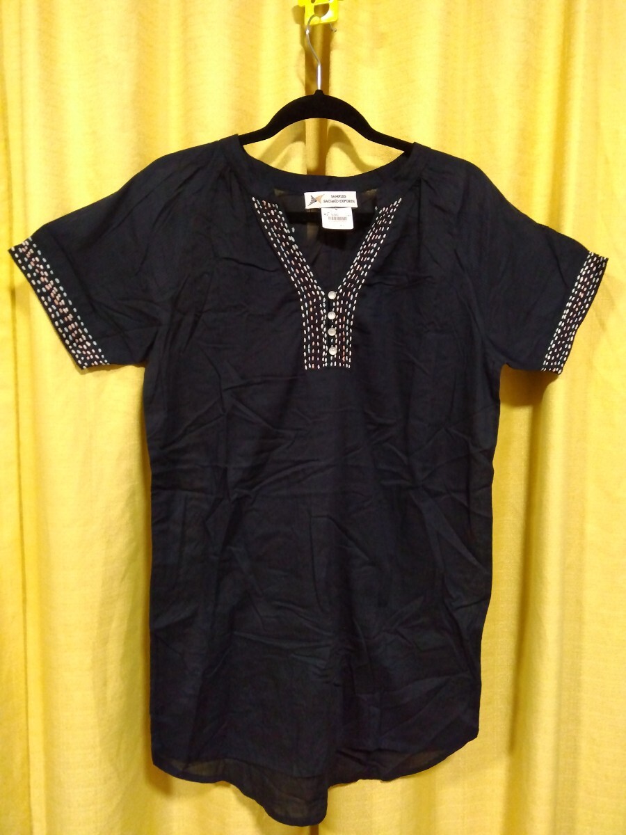 【新品】※ファミリーセールのサンプル品、flower半袖チュニック、肩からストライプ、フリーサイズ、刺繍が淡いピンクと水色で可愛い拍卖