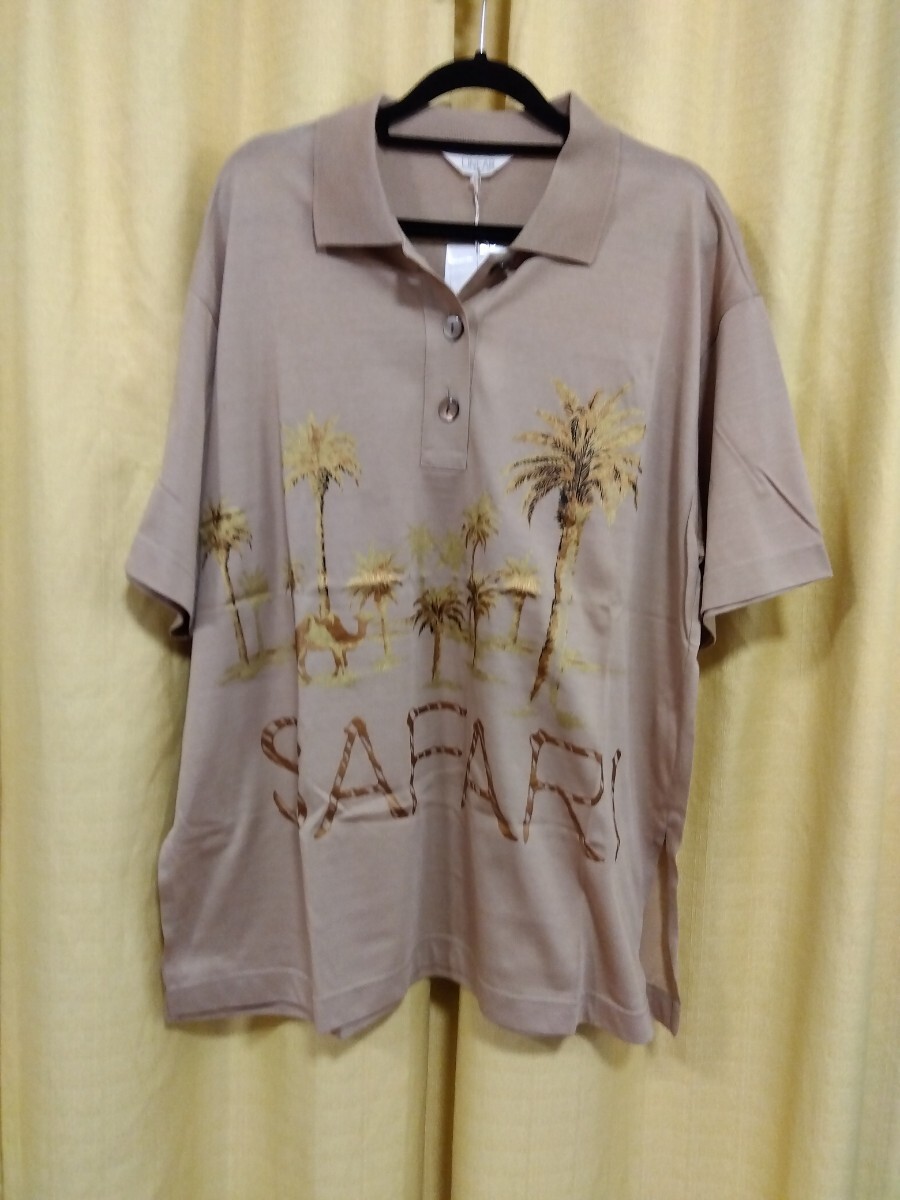 【送料込・未使用】LINEAR、濃いベージュ、半袖ポロシャツ、フロントに『SAFARI』の文字とゴールドのプリント(キャメルなど)個性的☆彡拍卖