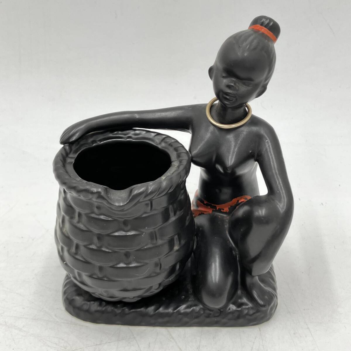 【現状品】小物入れ 水瓶と女の子 置物 オブジェ 黒人 民族 女性 1点拍卖