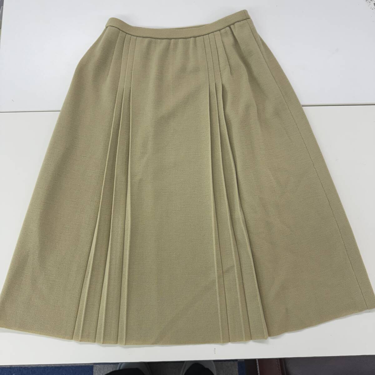 【新品】Lui Chantant スカート ベージュ カジュアル拍卖