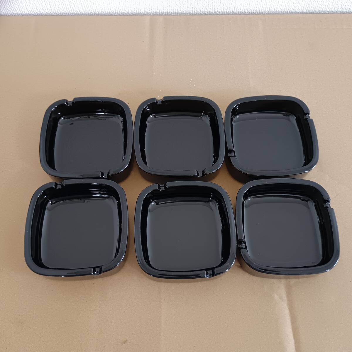 【東洋ガラス】 スクエアー灰皿 P-05536-BK 6個 新品未使用拍卖