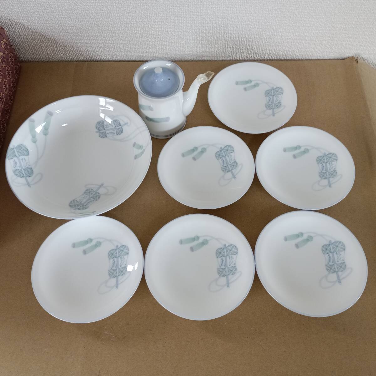 【相撲土産】 行司軍配 小皿6枚 大皿1枚 醤油差し1個 新品未使用拍卖