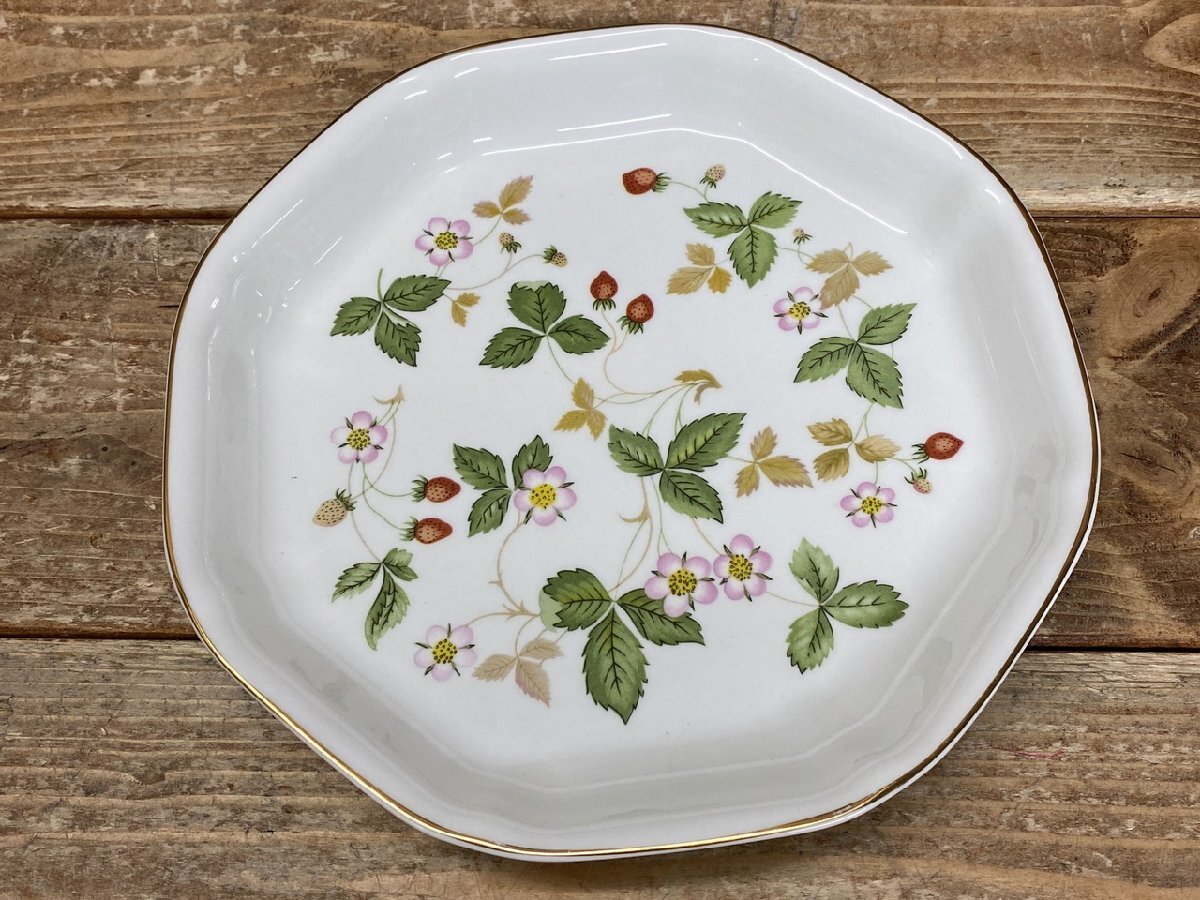 【WS-1494】洋食器 WEDGWOOD ウエッジウッド 8角 八角 プレート WILD STRAWBERRY 直径約24cm 東京引取可【千円市場】拍卖