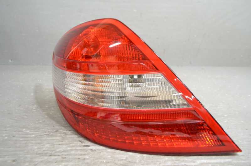 ベンツ SLK350 ロードスター(17456) 純正 破損無 取付OK 動作保証 左 テールライト LED点灯OK テールランプ A 171 820 01 64 ZB k092263拍卖