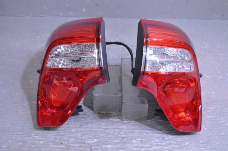 シトロエン DS5 前期 (B85F02) 純正 破損無 取付OK 動作保証 テールライト 左右 セット LED点灯OK テールランプ 右 左 k091979拍卖