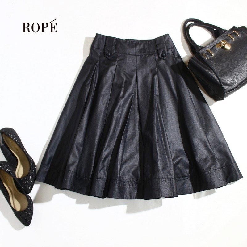 美品 ROPE’ ロペ 合物 通年 ハリ 艶 フレアスカート スカート 7号 ブラック 黒 オフィス 通勤 綺麗め シンプル 可愛い 無地 スカート 上品拍卖