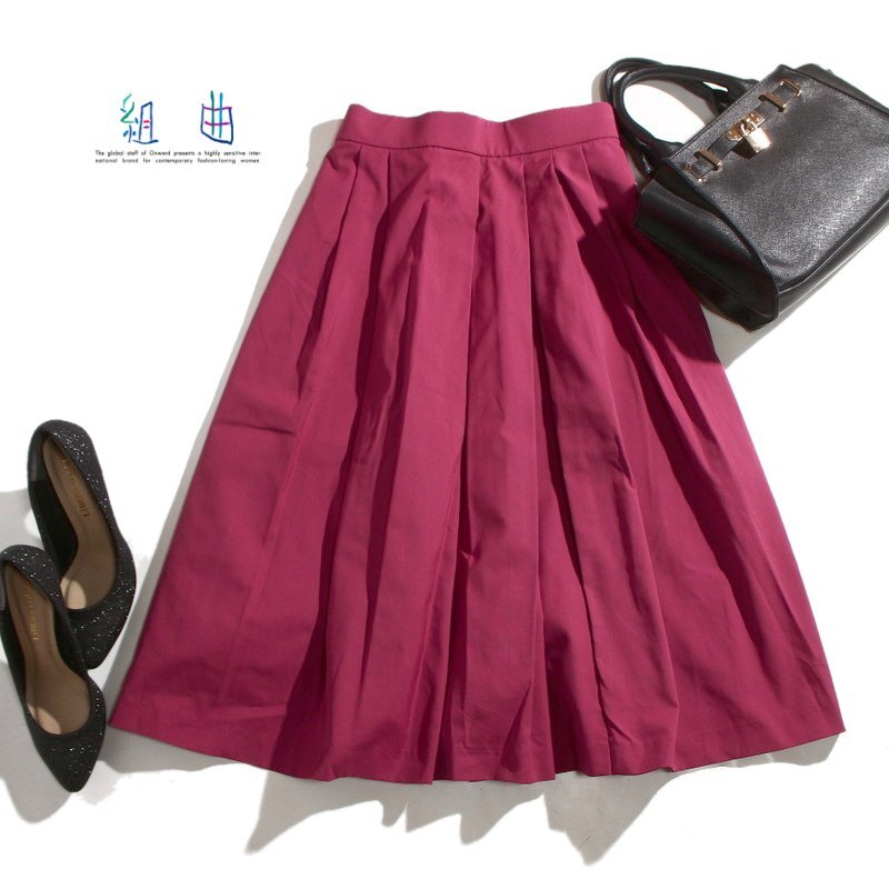 美品 組曲 クミキョク 株) オンワード樫山 タックフレアスカート 通年 合物 ミディ ミセス フレアスカート 2号 ローズ レッド 淡 スカート拍卖