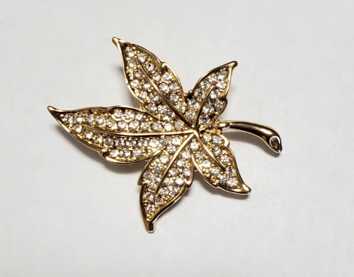 ラインストーン ブローチ ゴールドカラー レディース 9,6g 美品拍卖