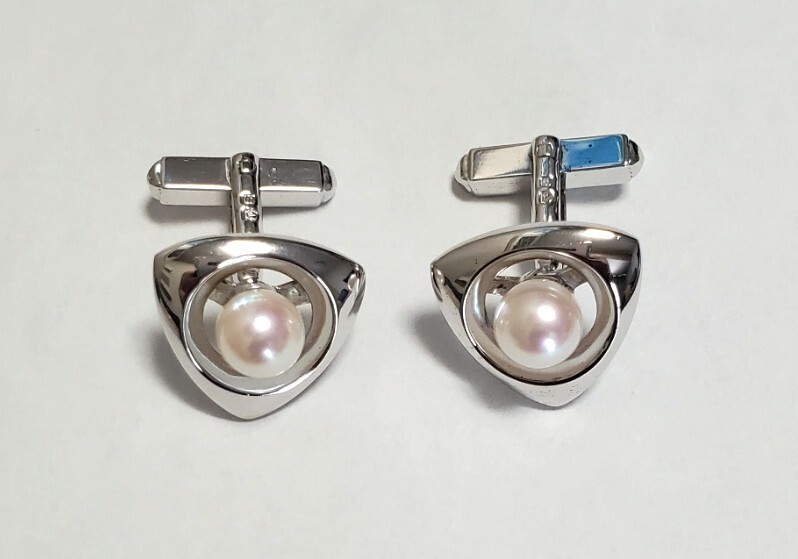 ●TASAKI 田崎真珠●SILVER シルバー刻印 カフスボタン 大粒 パール7.3mm 本真珠 トライアングル メンズ アクセサリー 10,7g 美品拍卖