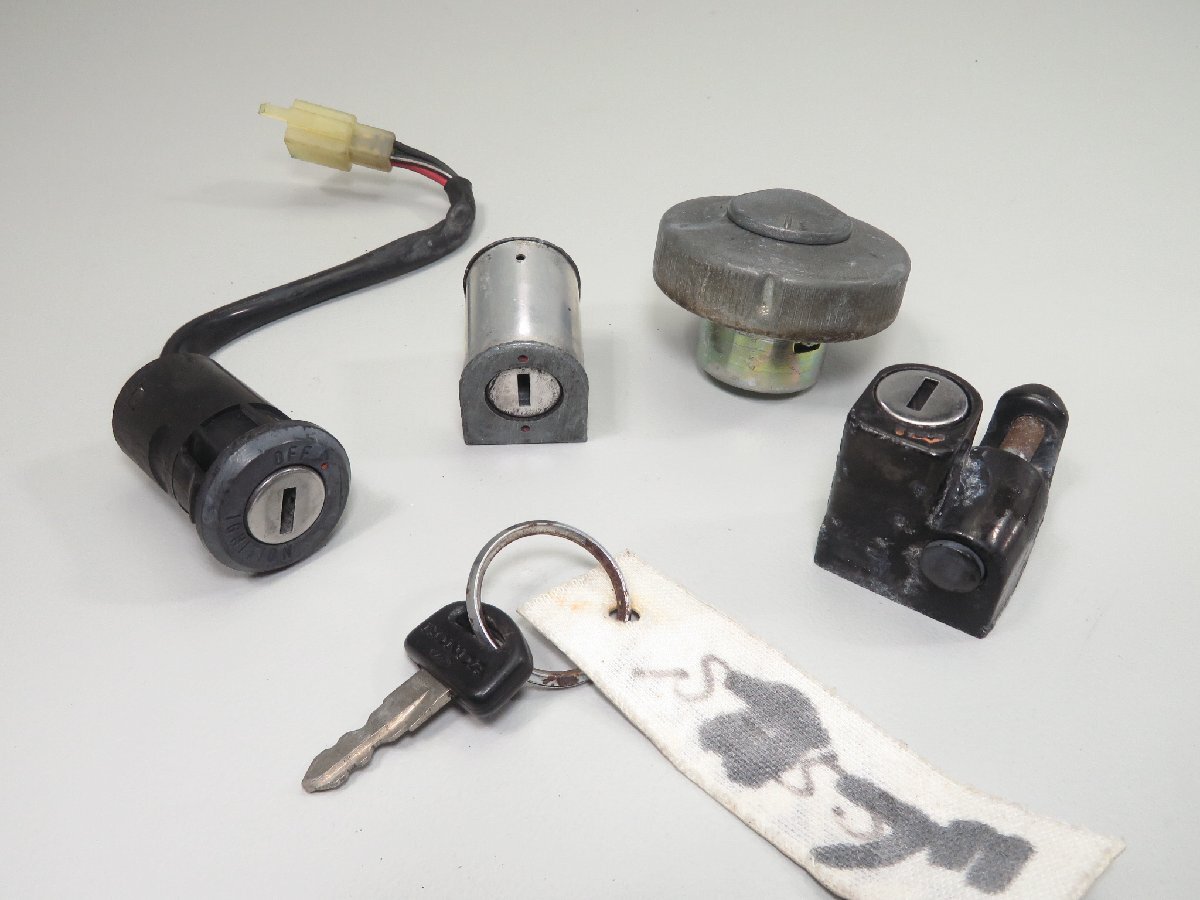 ②スーパーカブ50カスタム/C50 純正 メイン キーセット タンクキャップ メットホルダー ハンドルロック 鍵/カギ 検 1 AA01 C70 C90 HA02拍卖