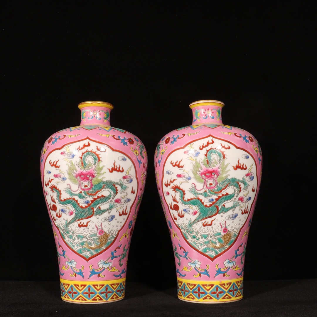 清時代 雍正 琺瑯彩 描金 開窗龍文梅瓶一対 唐物 陶磁器 中国美術 古美術 置物 高さ25cm 直径13cm RG527拍卖