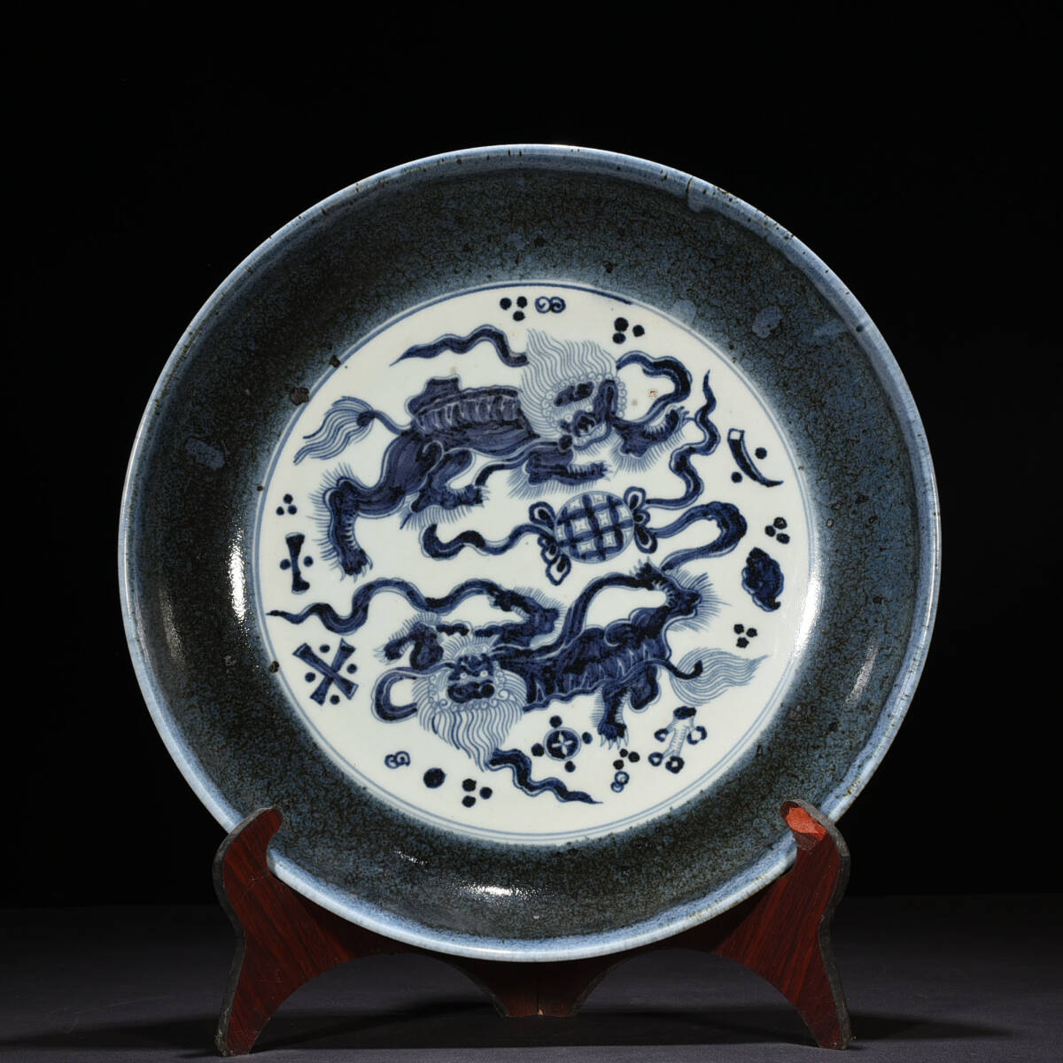 明時代 宣徳 青花 染付 獅子文盤 唐物 箱付き 陶磁器 中国美術 古美術 置物 骨董品 H06拍卖
