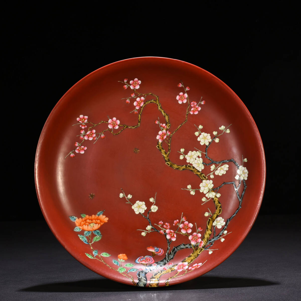 清時代 乾隆 礬紅 粉彩 花卉文盤 唐物 箱付き 陶磁器 中国美術 古美術 置物 骨董品 H44拍卖