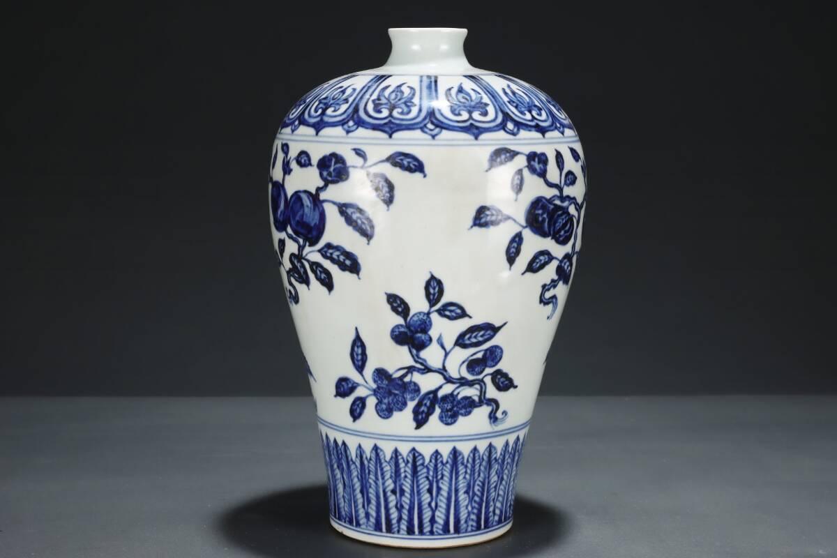 元時代 瓜果文青花 染付梅瓶 唐物 箱付き 陶磁器 中国美術 古美術 置物 高さ28.5cm 胴径17.8cm RG548拍卖