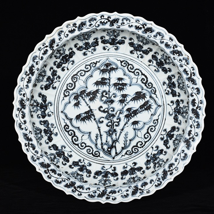 明時代 洪武 青花 松竹梅菱口大皿 陶磁器 中国美術 古美術 置物拍卖