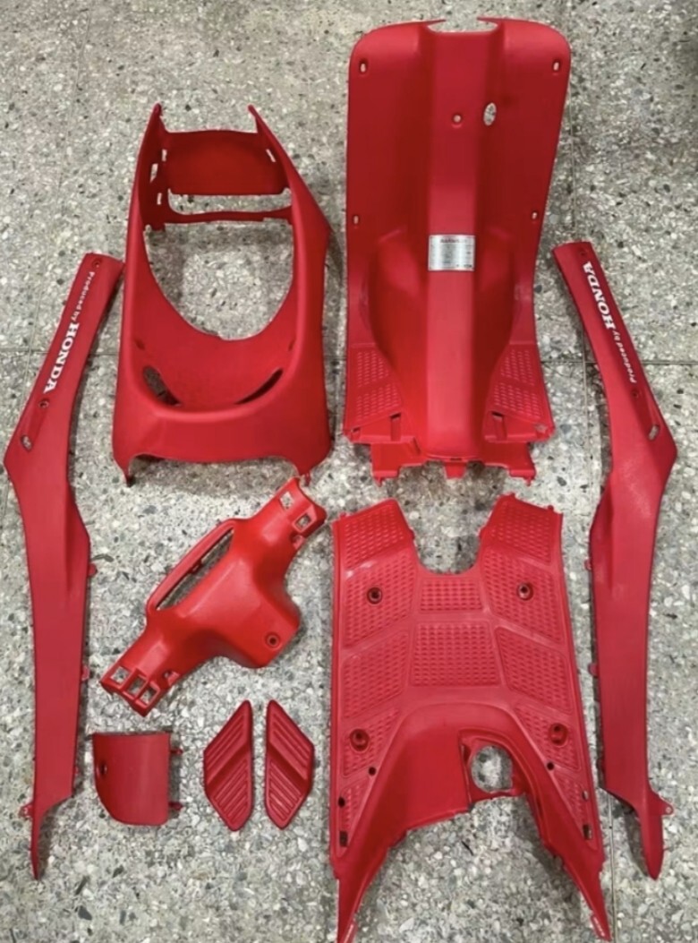 Dio AF18 25 インナーカウル 赤 内装セット 9点拍卖