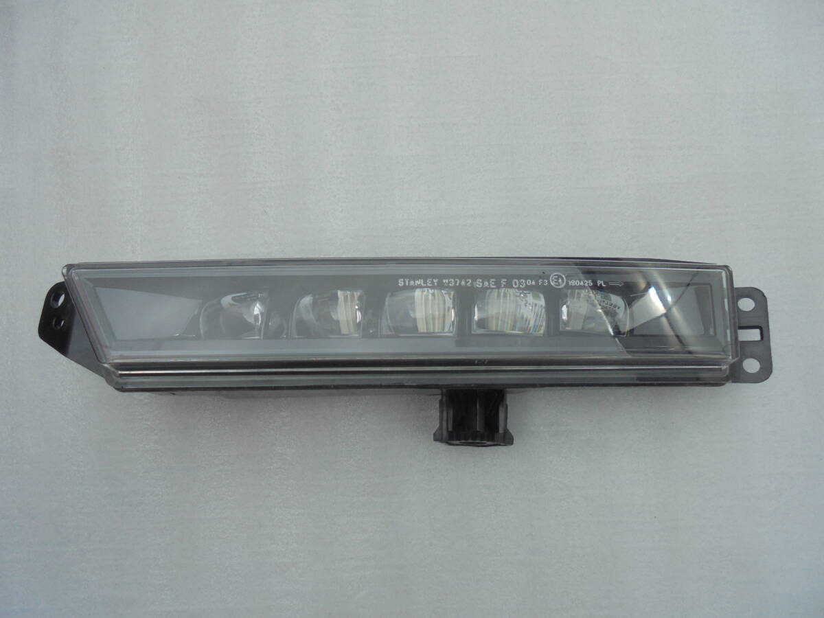 ステップワゴンスパーダ RP3.RP4.RP5 純正 左フォグランプ LED STANLEY W3742  A345拍卖