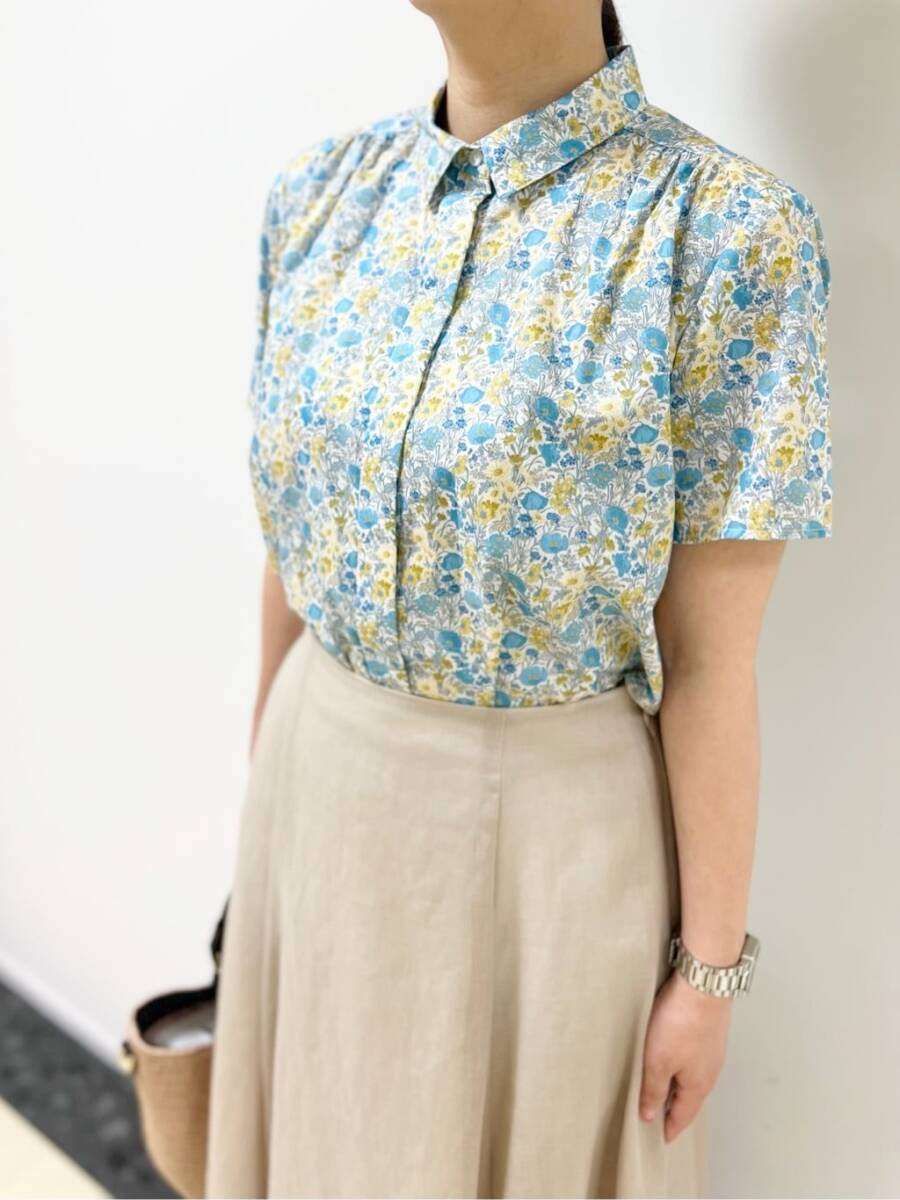 美品 定価2.7万 AMACA リバティ Florence May 花柄 ブラウス フローレンスメイ 半袖 シャツ拍卖