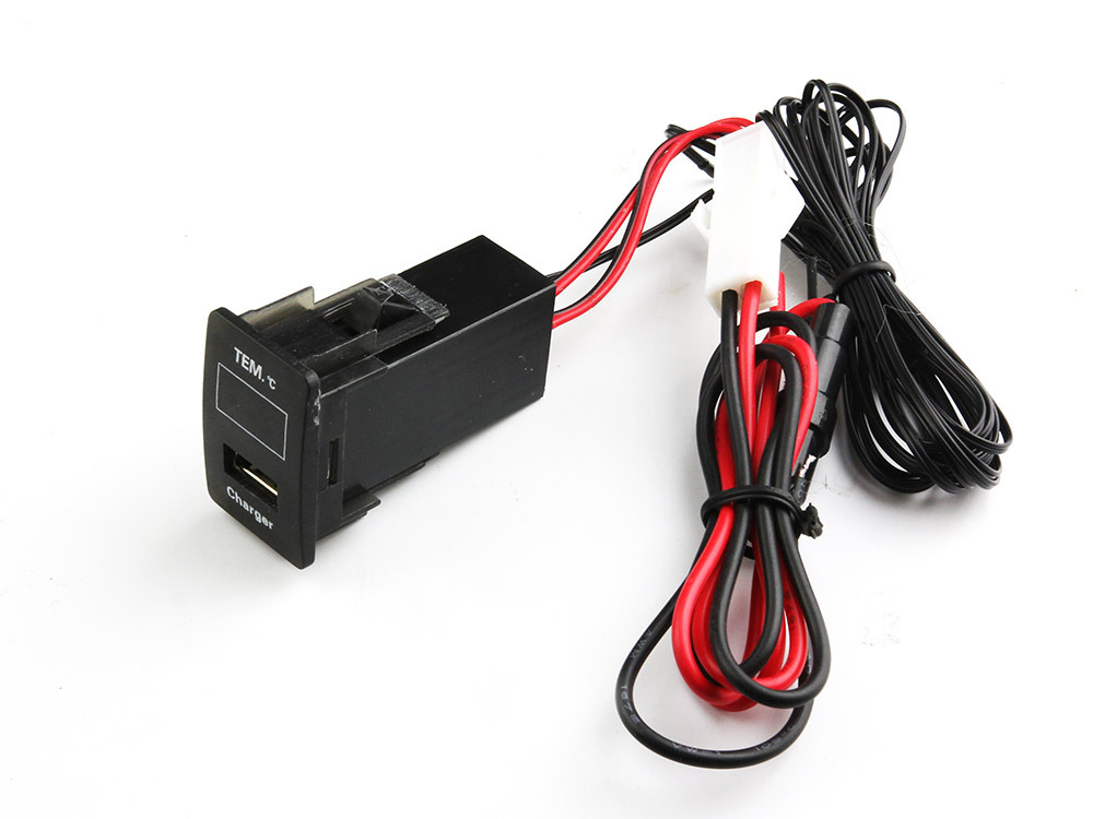 【特】ホンダ用 スイッチホール LED発光/赤 デジタル 温度計 充電器 USBポート 車載用 スイッチパネル 約37mm×24mm拍卖