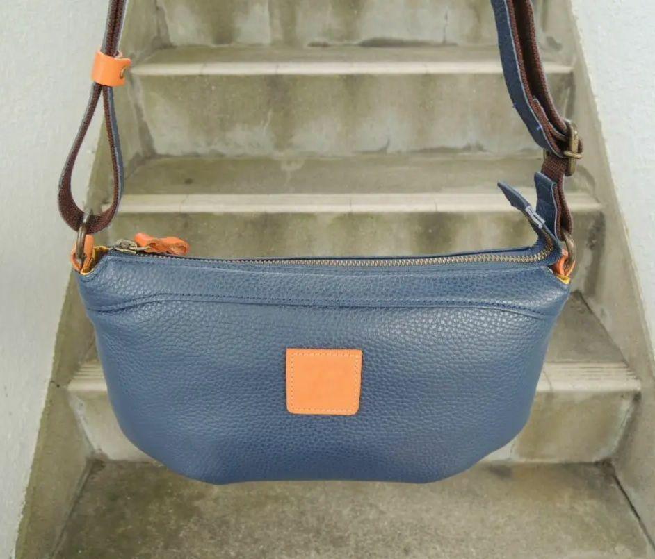 新品 送料込み☆通常15800円 ショルダーバッグ☆牛革拍卖