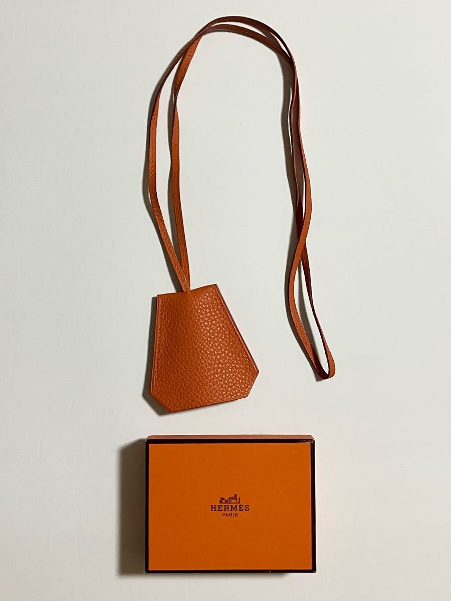 超美品 HERMES クロシェット ネックレス エルメス オレンジ キーリング レザーチャーム アクセサリー エルメスカラー拍卖