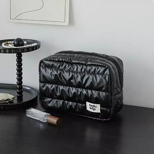 Mサイズ メタリックダウン メイクポーチ かわいい 大容量 ミニサイズ 仕切り スクエア ブラック UV0278m拍卖