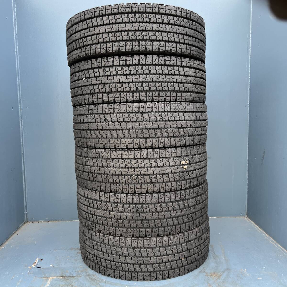 スーパーバリ山★ 2022年製★ 12mmUP★ 245/70R19.5 136/134J  Toyo M929 スタッドレス 6本セット 拍卖