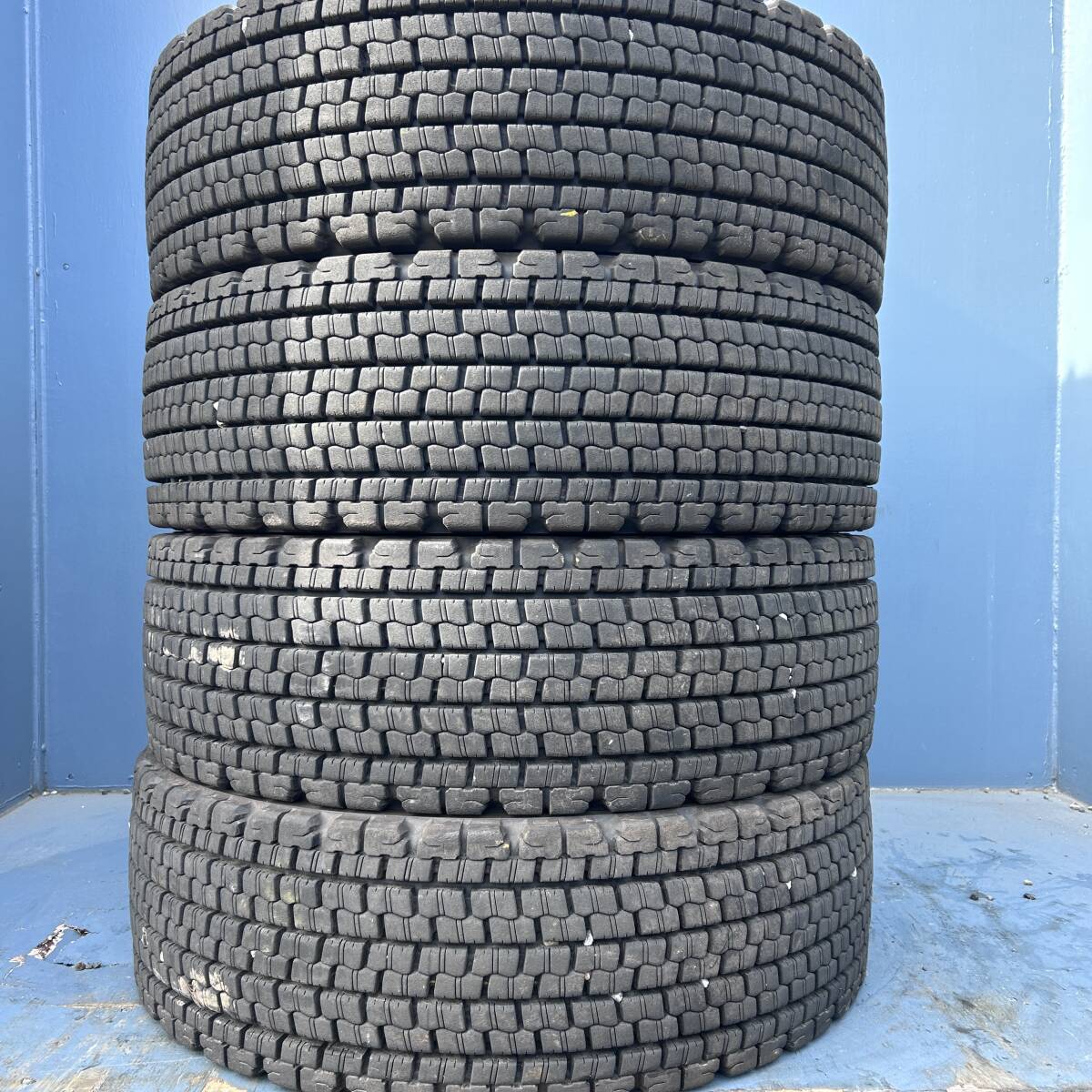 スーパーバリ山★245/70R19.5 136/134J ブリヂストン W901 スタッドレス 4本セット W900 2拍卖