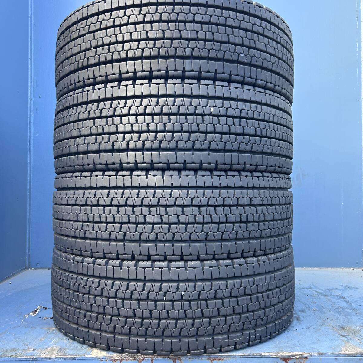 スーパーバリ山★2023年製 245/70R19.5 136/134J ブリヂストン W999 スタッドレス 4本セット拍卖
