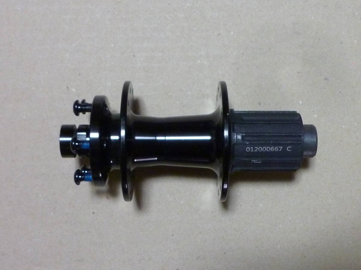 24Hスルーアクスルハブ リア用142mm×12mm 6穴タイプ拍卖