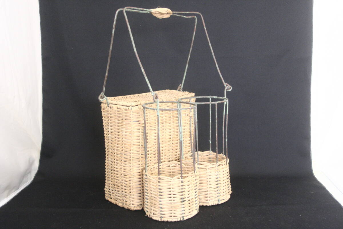 120-591-18ワインホルダーパンバスッケト籐拍卖